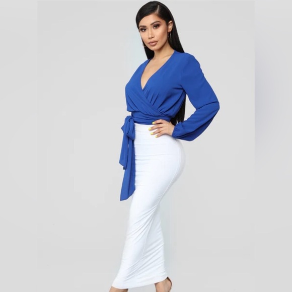 NWOT Elegant Blue Wrap Top - Picture 4 of 4